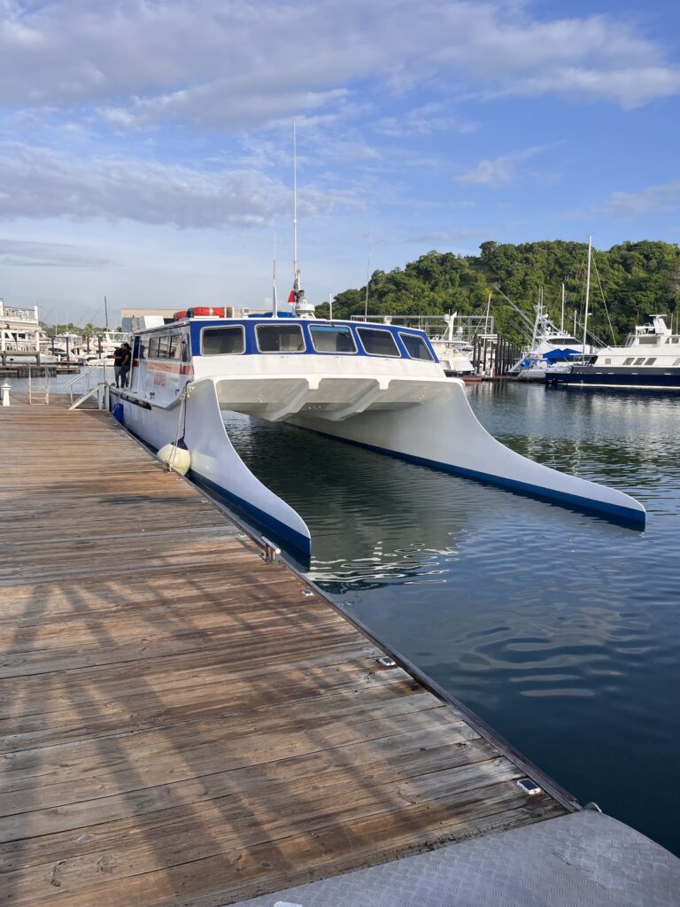 Isla Contadora : comment y aller, où loger, que faire? (Notre guide complet) ferry pour isla contadora