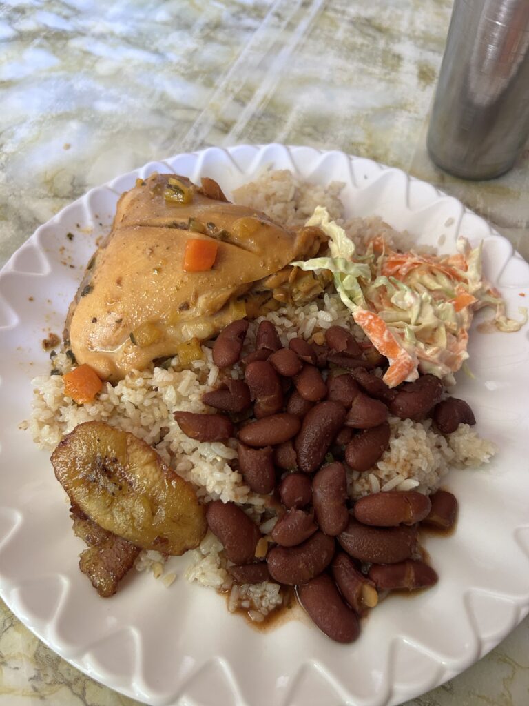 ou manger a el valle del anton